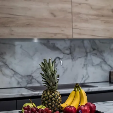 וילה Madi פליראקי